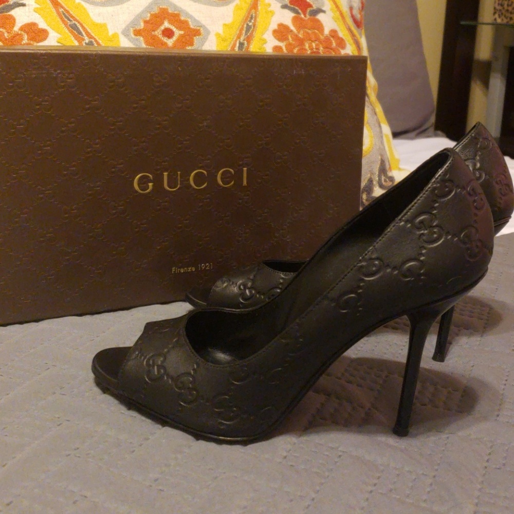 Gucci Aleppo Black Peep Toe Pump